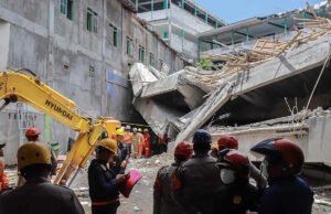 Al menos 91 estudiantes permanecen atrapados en los escombros 2 días después del colapso del internado: “ cada segunda cuenta ”