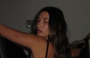Hailey Bieber muestra una piel importante en lencería negra y sujetador para Rhode