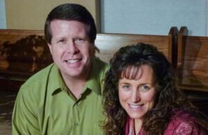 Michelle y Jim Bob Duggar hacen una aparición rara en nuevas imágenes familiares