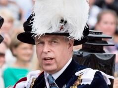 ¿Qué regalarle al hombre que lo ha perdido todo? Andrew Mountbatten Windsor podría tener un guión en su apellido habitual, a petición de la difunta Reina