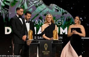 Hannah Hampton rompe el silencio de las redes sociales en medio de una explosiva acusación de “mal comportamiento” de su excompañera de equipo de Inglaterra Mary Earps, y rinde homenaje a “una verdadera leona” en una excavación apenas velada.