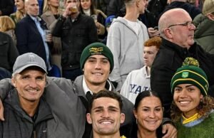 La pareja de deportistas australianas Mary Fowler y Nathan Cleary se reunieron en el fútbol de Inglaterra