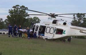 Surgen nuevos detalles sombríos después de que el recluta australiano de 28 años fuera supuestamente apuñalado con una espada de 50 cm de largo después de esquivar una lanza durante un control de asistencia social, mientras que un joven de 20 años está acusado de intento de asesinato.