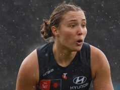 Las fotos de la alegría de la estrella del fútbol ocultan el dolor por su conexión con una de las tragedias deportivas más horribles de Australia en 2025.