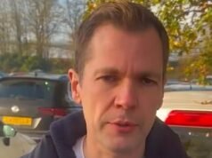 Momento en el que Robert Jenrick se enfrentó a vendedores enojados en la “peor” venta de garaje de Gran Bretaña por “herramientas robadas”