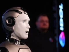 Rusia presenta un robot humanoide con IA que colapsa inmediatamente en el escenario