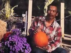 Misterio cuando un inmigrante chino muere mientras estaba bajo custodia de ICE mientras una familia devastada demanda al departamento de Kristi Noem