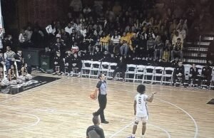 Seis jugadoras expulsadas en un salvaje juego de baloncesto femenino entre Duke y West Virginia mientras los desvalidos logran una gran sorpresa