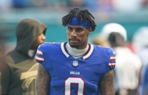 La problemática estrella de los Buffalo Bills fue enviada a la banca para el juego de los Buccaneers en medio de una disputa disciplinaria