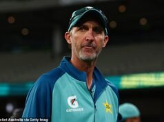 JASON GILLESPIE: Conozco el flagrante error que cometen los jugadores de bolos ingleses, y Travis Head me dijo que él tampoco podía creer lo que estaba viendo. Pero así es como pueden solucionar este problema para volver a la lucha contra Ashes.
