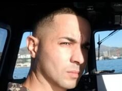 Marinero de la Marina muere salvando a dos niños arrastrados al mar en Hawái