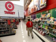 Target exige sonrisas y charlas en un esfuerzo por impulsar las ventas navideñas