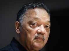 Reverendo Jesse Jackson hospitalizado y bajo observación por problema de PSP