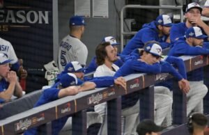 Los Azulejos sienten la derrota mientras el Juego 7 de la Serie Mundial se escapa