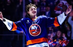 Schaefer, de 18 años, se convierte en el defensor más joven con juego de múltiples goles