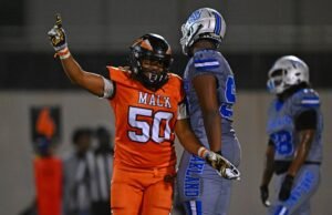 McClymonds registra cinco intercepciones en victoria decisiva contra Oakland