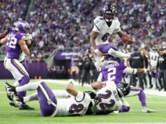 Los Ravens se recuperan contra los Vikings para lograr su tercera victoria consecutiva y retroceden más en el panorama de los playoffs.