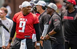 Entrenador de los Falcons frustrado por el clip viral de Michael Penix Jr.