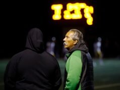 Por qué el legendario entrenador de fútbol John Beam significó tanto para Oakland