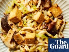 Fideos con chile crujientes, fáciles y rápidos de Rukmini Iyer, con tofu y repollo – Receta | Alimento