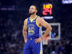 Stephen Curry fue acusado de la primera falta flagrante en sus 17 temporadas de carrera en la NBA