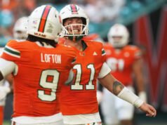 Clasificaciones de playoffs de fútbol americano universitario: los 5 mejores sin cambios después de la semana 11, mientras Miami asciende al puesto 15 como el mejor equipo de ACC