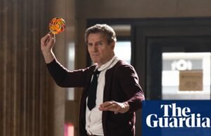 David Zucker renueva su ataque al nuevo reinicio de Naked Gun con Liam Neeson | Película