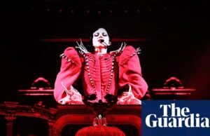“Una hazaña de ingeniería”: la australiana de 26 años confecciona el vestuario de Lady Gaga | moda australiana
