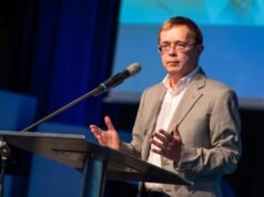 Político alemán defiende planes de viajar a Rusia