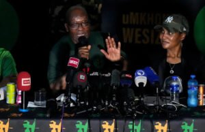 La hija del exlíder sudafricano abandona el parlamento por acusaciones de mercenarios rusos