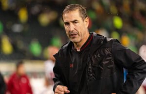 Wisconsin mantendrá al entrenador Luke Fickell para la temporada 2026
