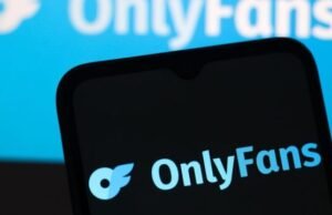 Mujer policía de Onlyfans enfrenta suspensión por videos en uniforme