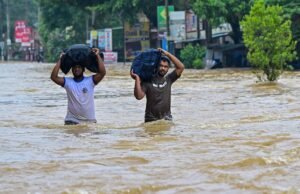 Alerta roja en India mientras una poderosa tormenta mata al menos a 123 personas en Sri Lanka