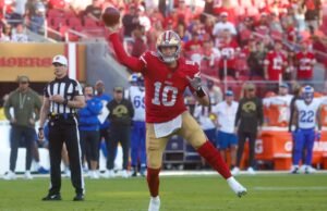 Kyle Shanahan y Mac Jones de los 49ers hablan después de la derrota ante los Rams