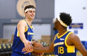 Alex Toohey asesorado por Draymond Green para los Santa Cruz Warriors