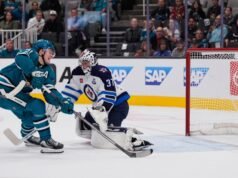 Macklin Celebrini anota y los San Jose Sharks vencieron a los Winnipeg Jets
