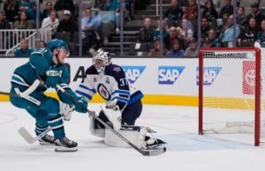 Macklin Celebrini anota y los San Jose Sharks vencieron a los Winnipeg Jets