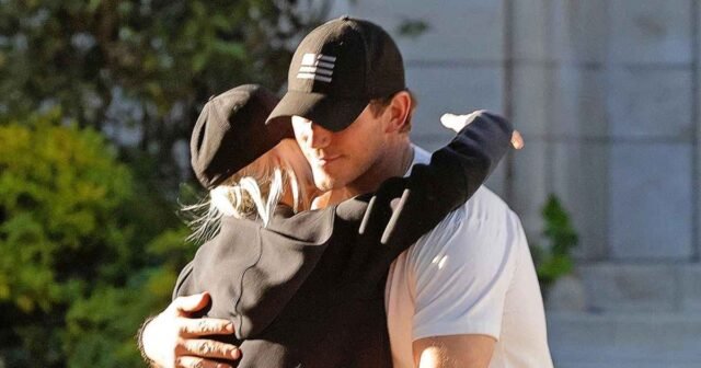 Chris-Pratt-gives-a-hug-to-his-ex-wife-Anna-Faris-as-she-drops-off-their-son-to-Jack-to-help-feed-th.jpeg