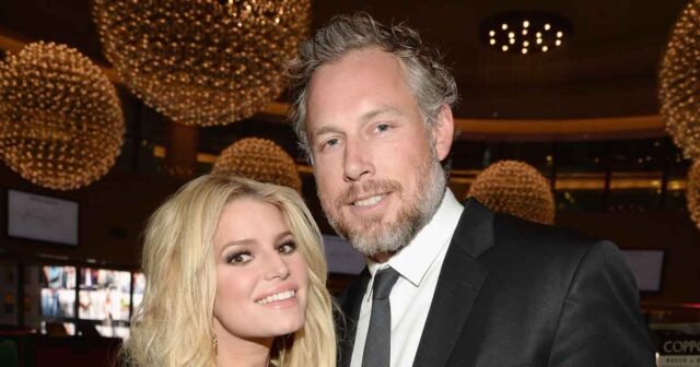 GettyImages-504719838-Jessica-Simpson-Spent-Thanksgiving-With-Estranged-Husband-Eric-Johnson.jpg