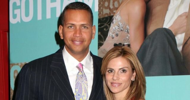 GettyImages-57310398-Alex-Rodriguez-Cynthia-Scurtis-2005-2.jpg