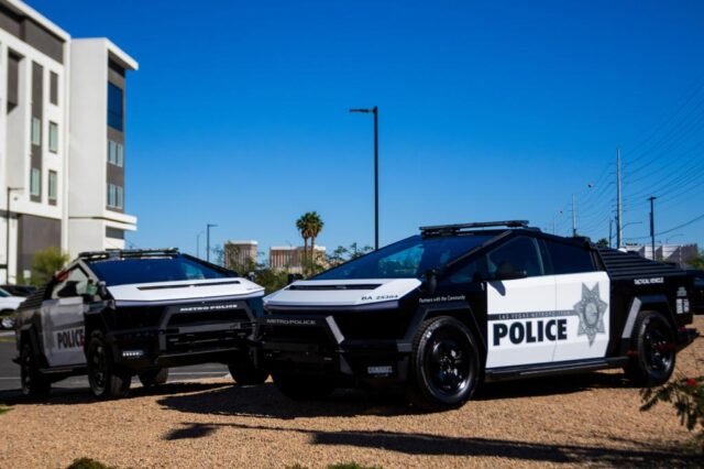 Las_Vegas_Police_Cybertrucks_34384-1.jpg