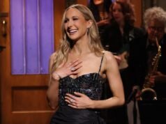 La comediante Nikki Glaser llama al debut de SNL ‘un sueño’ en medio de una reacción violenta por el monólogo
