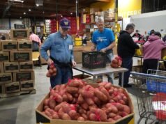 Uno de cada tres californianos redujo su consumo de alimentos para ahorrar dinero, según una encuesta