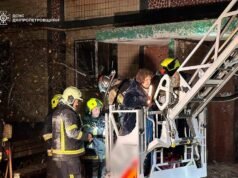 Ataques rusos alcanzaron sitios de construcción y energía en Ucrania, matando a 4