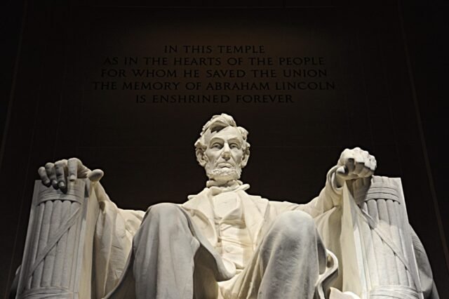 US-LINCOLN-MEMORIAL.jpg