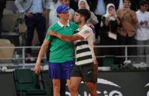 Jannik Sinner reemplaza a Carlos Alcaraz en la primera fila, pero el primer puesto a fin de año sigue siendo incierto