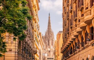 Todo lo que necesitas saber antes de reservar un viaje a España