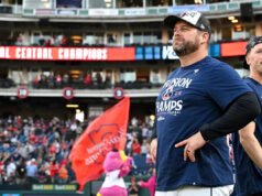 Stephen Vogt gana el segundo premio consecutivo al Gerente del Año de la Liga Americana después de la improbable carrera por el título divisional de los Guardianes