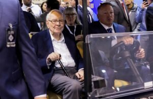 Warren Buffett dice que se está “guardando silencio” mientras se prepara para dejar el cargo de director ejecutivo de Berkshire Hathaway