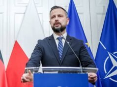 Polonia planea encargar tres submarinos a Suecia